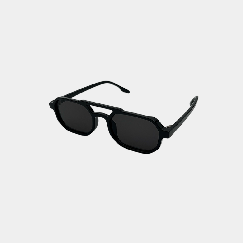 Sleek and Versatile Pilot Sunglasses