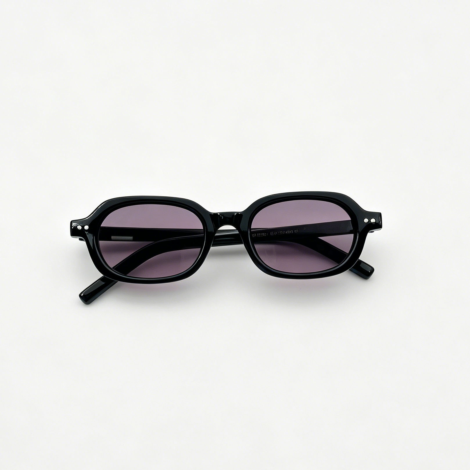 Fashion Forward Design Women Viral Small Frame, Lightweight, Unisex Fit Sunglasses